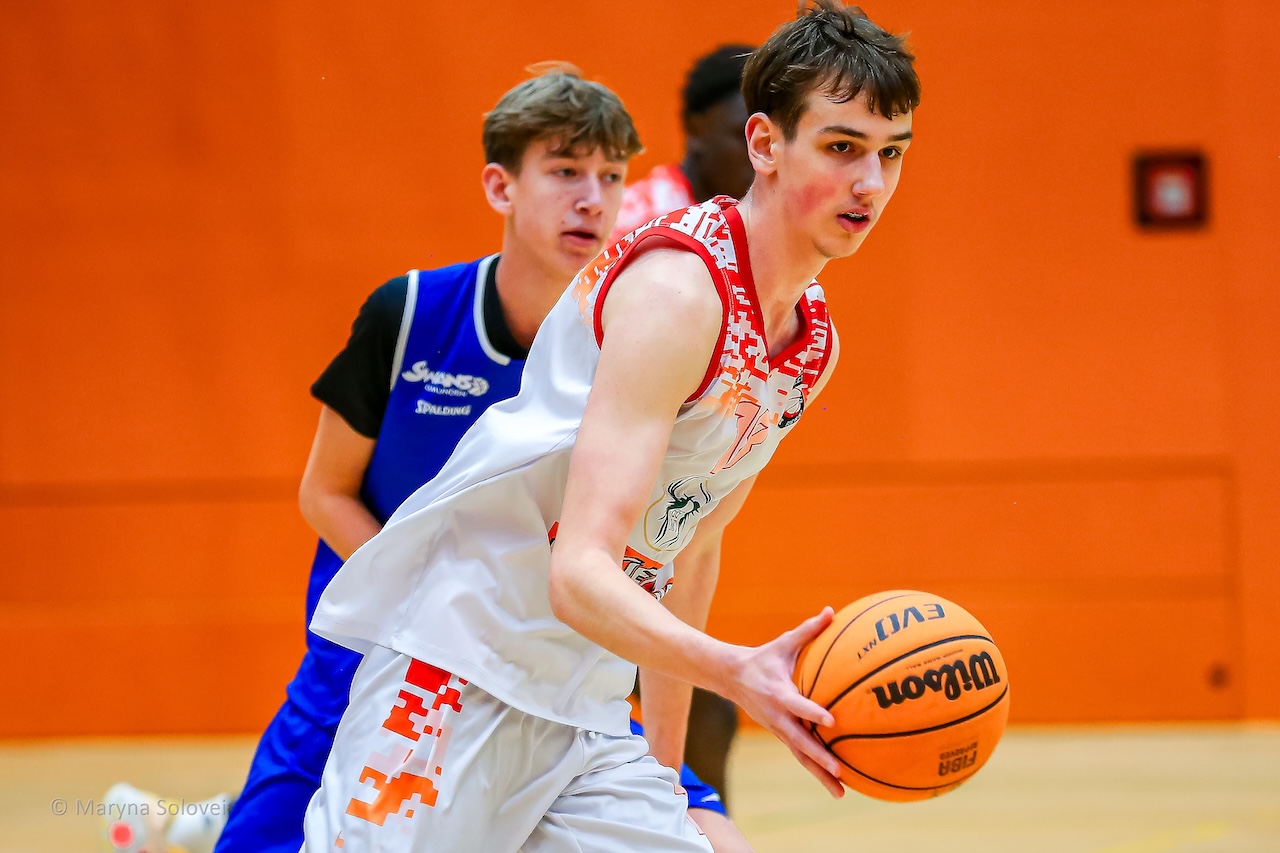 U16SL: FURIOSE AUFHOLJAGD SICHERT EINZUG INS SEMIFINALE