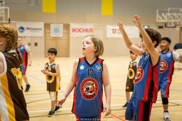 Basketball-131