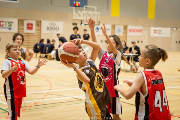 Basketball-172