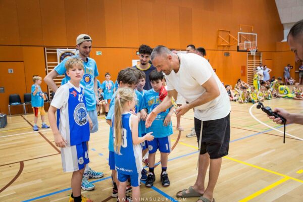 Basketball-227